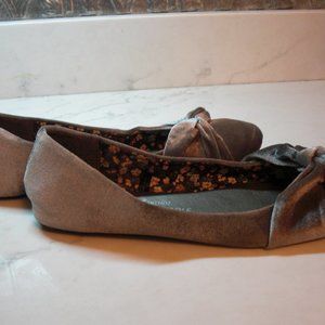 Comfort Trendz memory foam gray velvet bow flats size 8